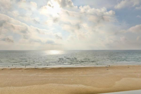 Отель Colony Beach Apartment 705  Бат-Ям